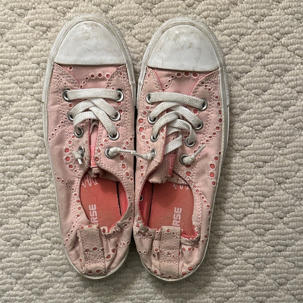 Women’s Converse Lace Pink Sneakers